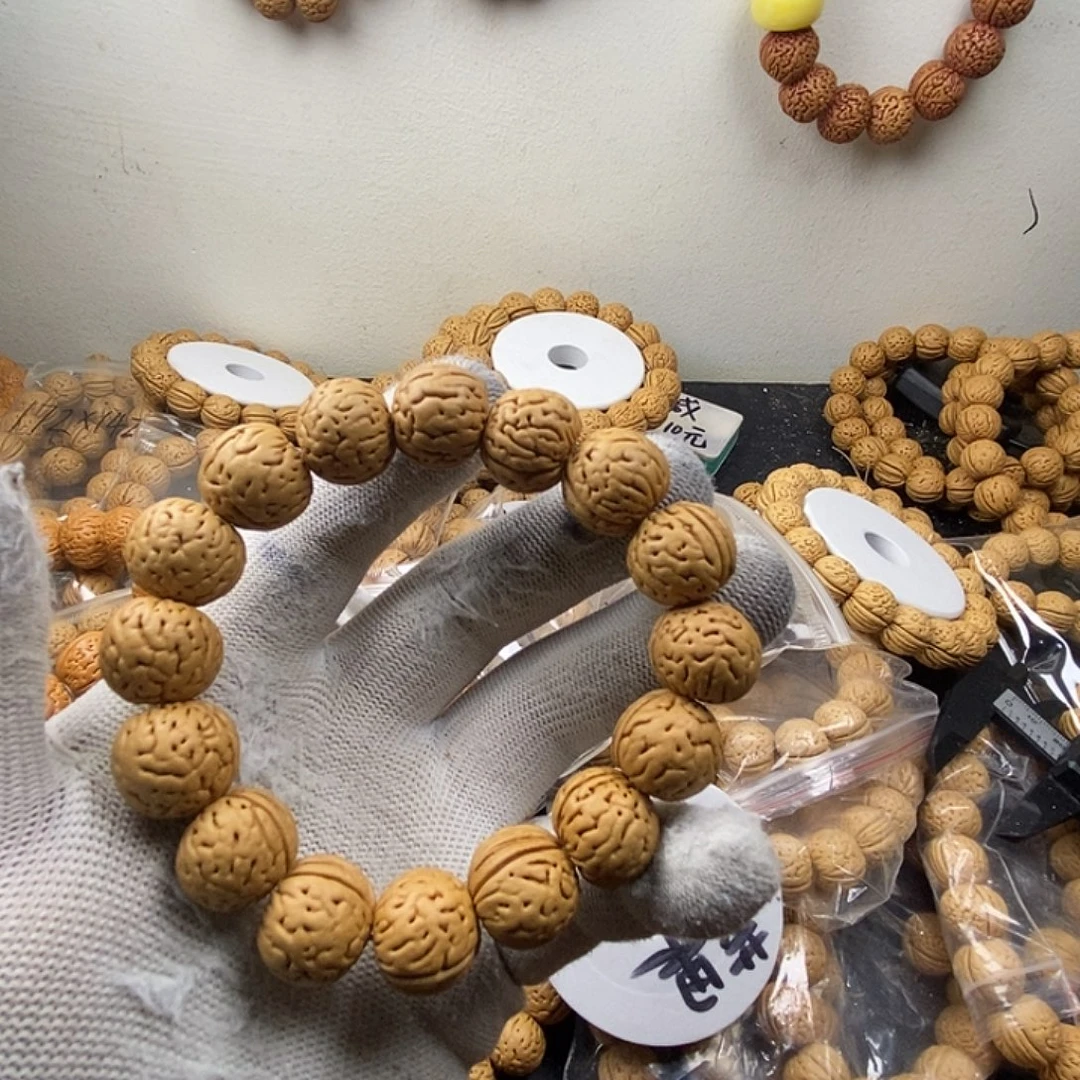 か***鹤桃核吊坠桃源路与金溪道交叉口