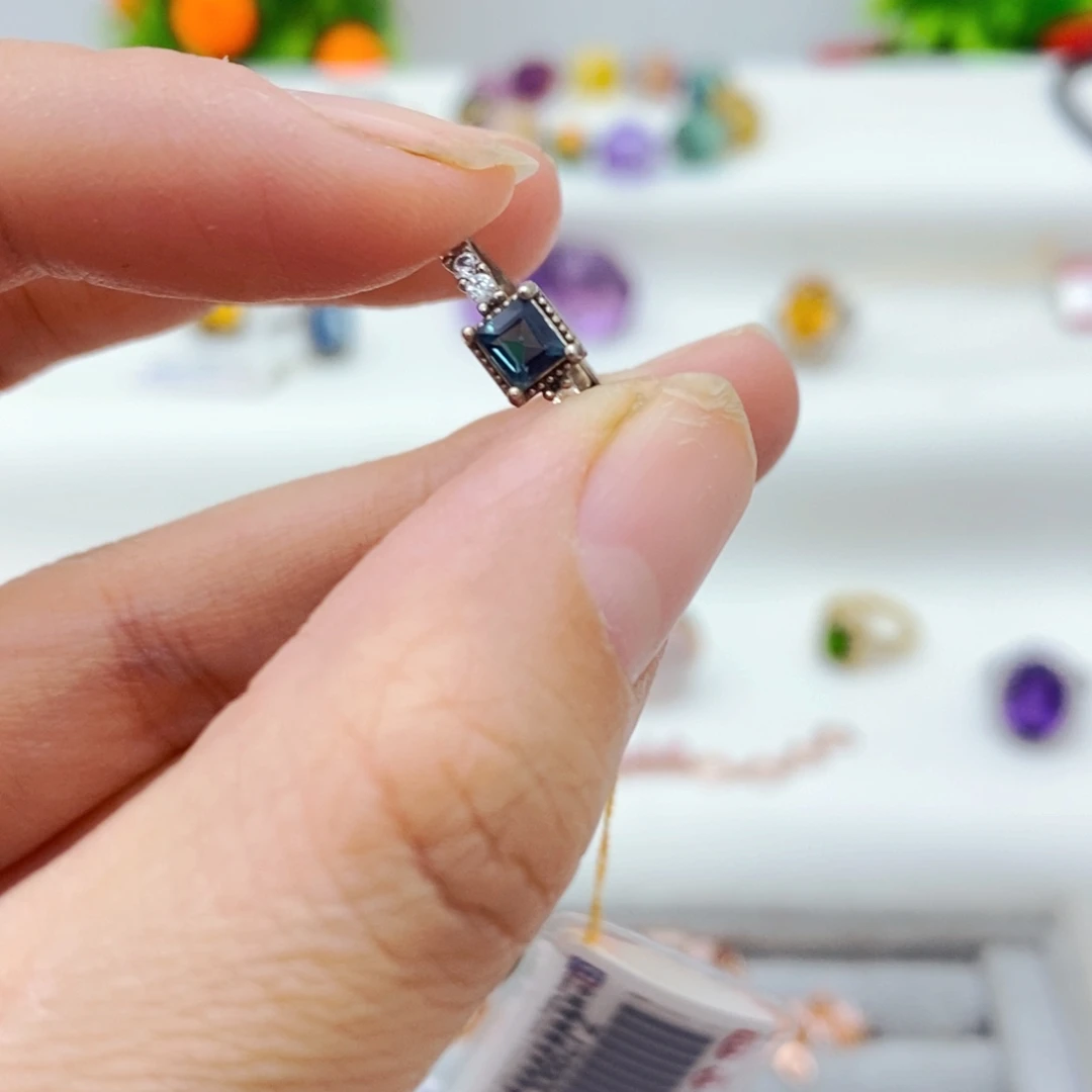 银S925镶嵌手链尖晶石