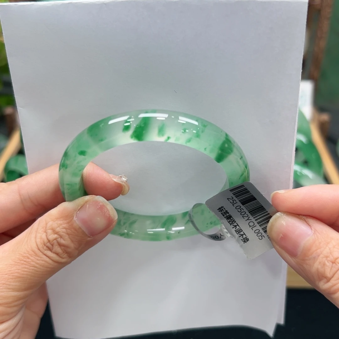 尛***ぴ未镶嵌手镯石英质玉➕佳佳53