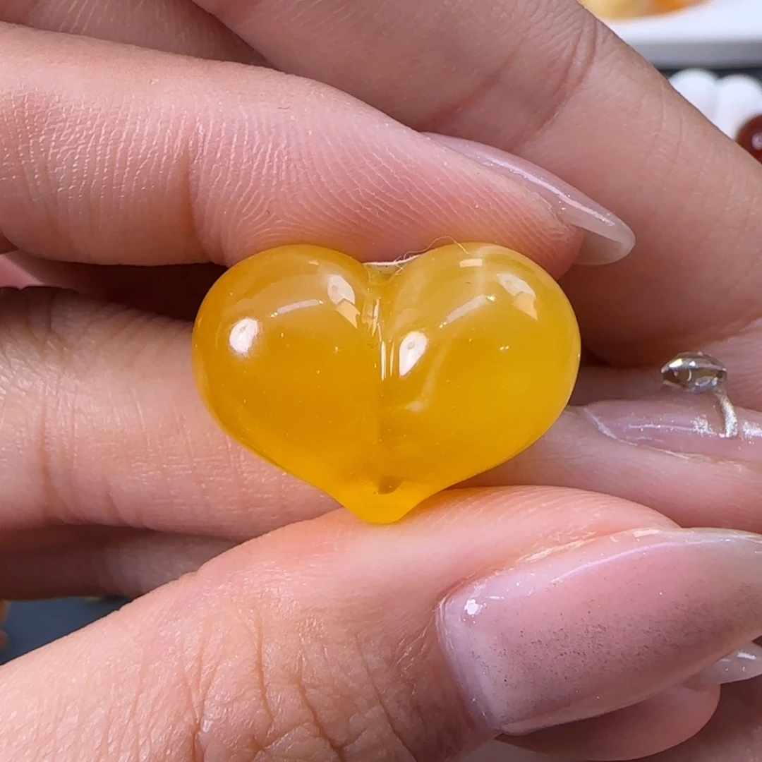 琥珀未镶嵌珠宝奇石江**n