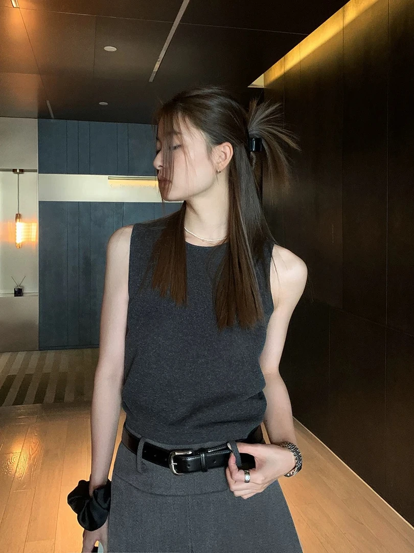 通勤修身型背心吊带显瘦百搭打底设计感时尚内搭纯色无袖修身
