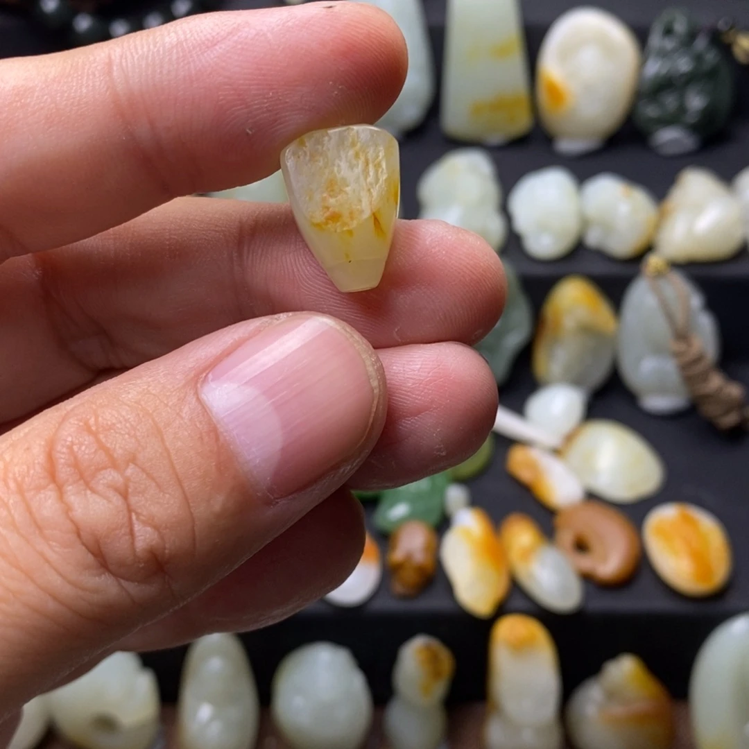 和田玉未镶嵌挂件