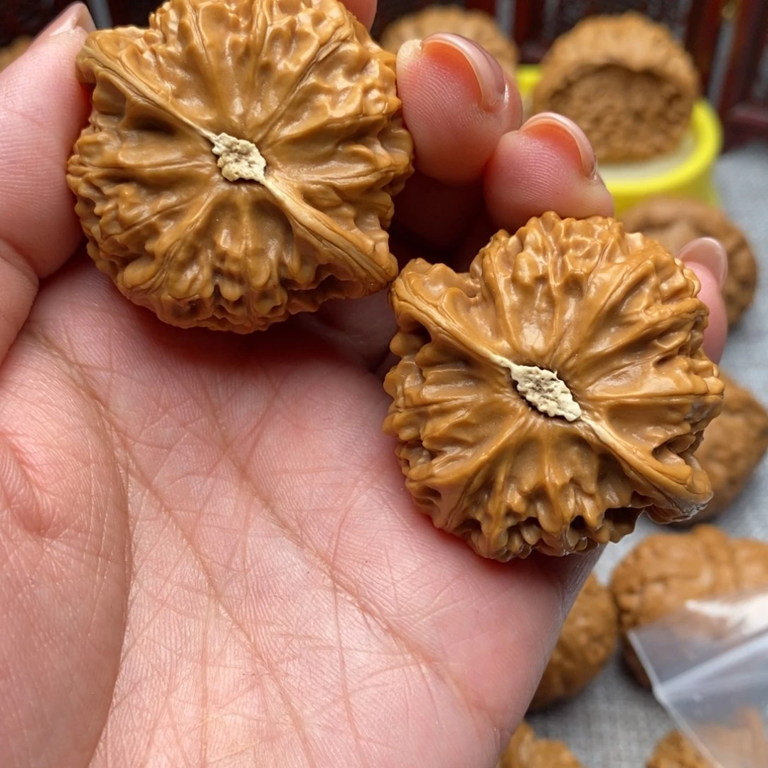 文玩核桃把件来**条宫灯43全