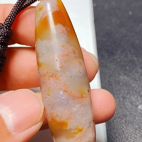 合金颈饰玛瑙/玉髓龙**，