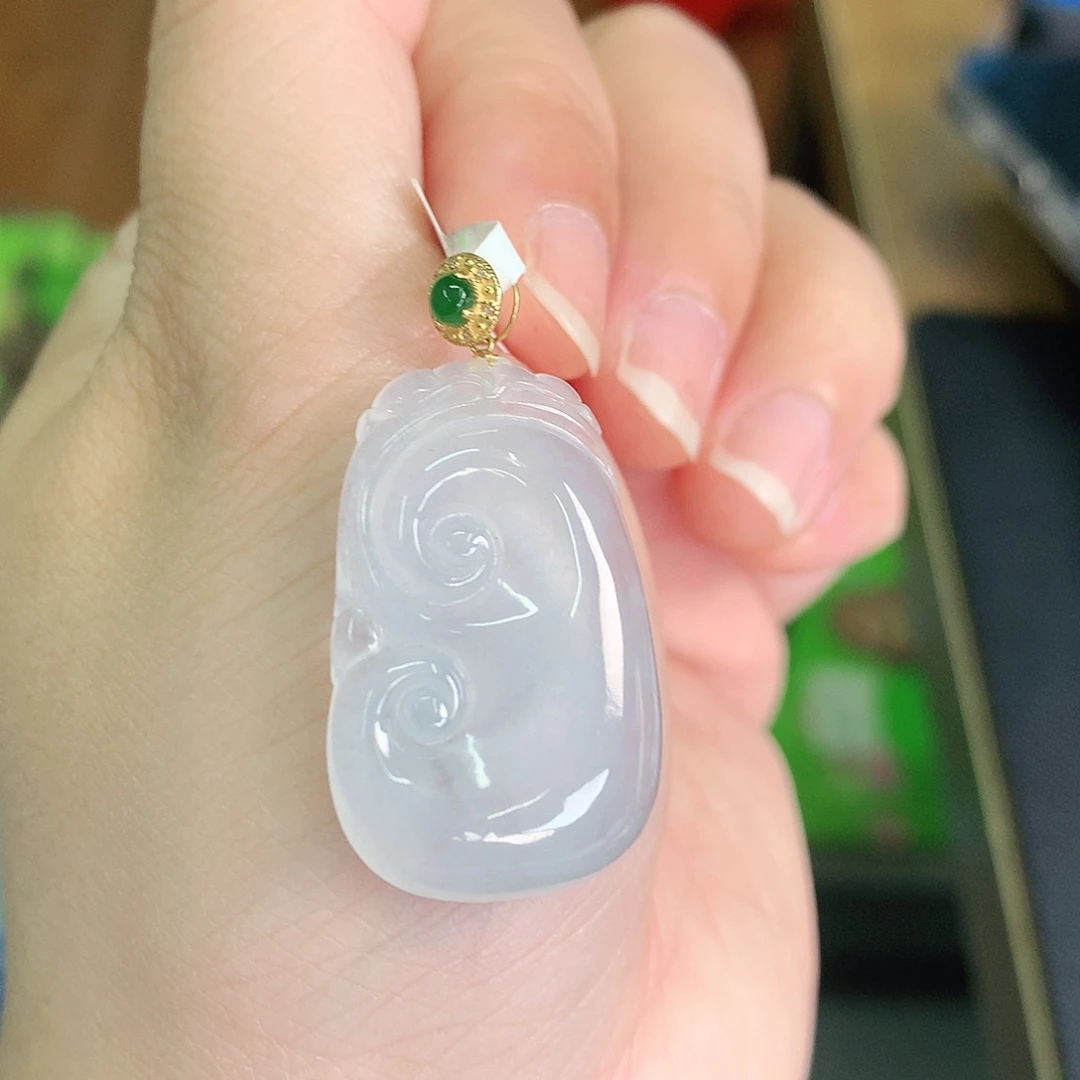 翡翠颈饰18K金镶嵌冰胶白如意32*19*5.8