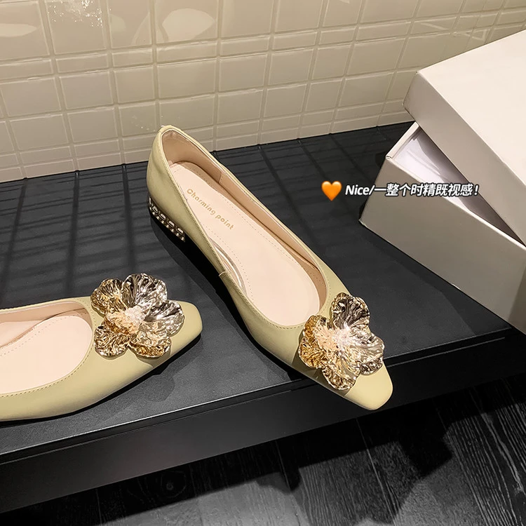 头层牛皮花朵小方头浅口低跟单鞋女2025春秋新款真皮百搭金色 女