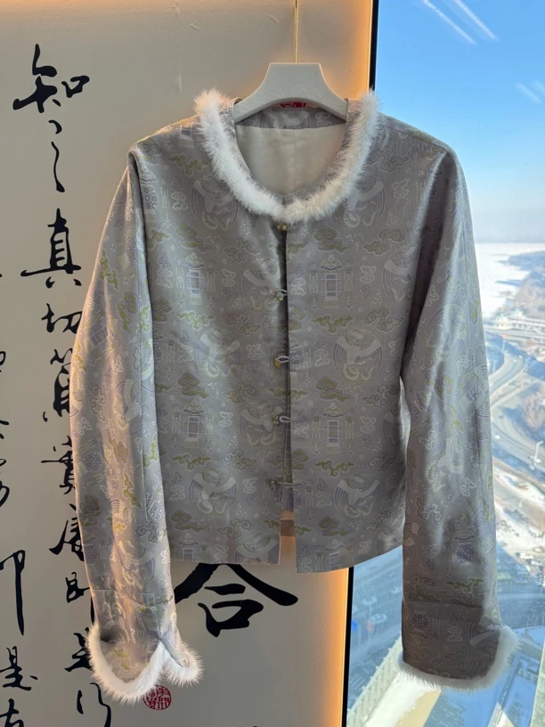 灰色款机织异色罗加棉外套