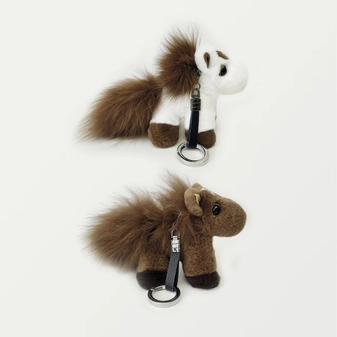 05858 獭兔毛小马挂件一个，两色，尺寸11*20cm左右