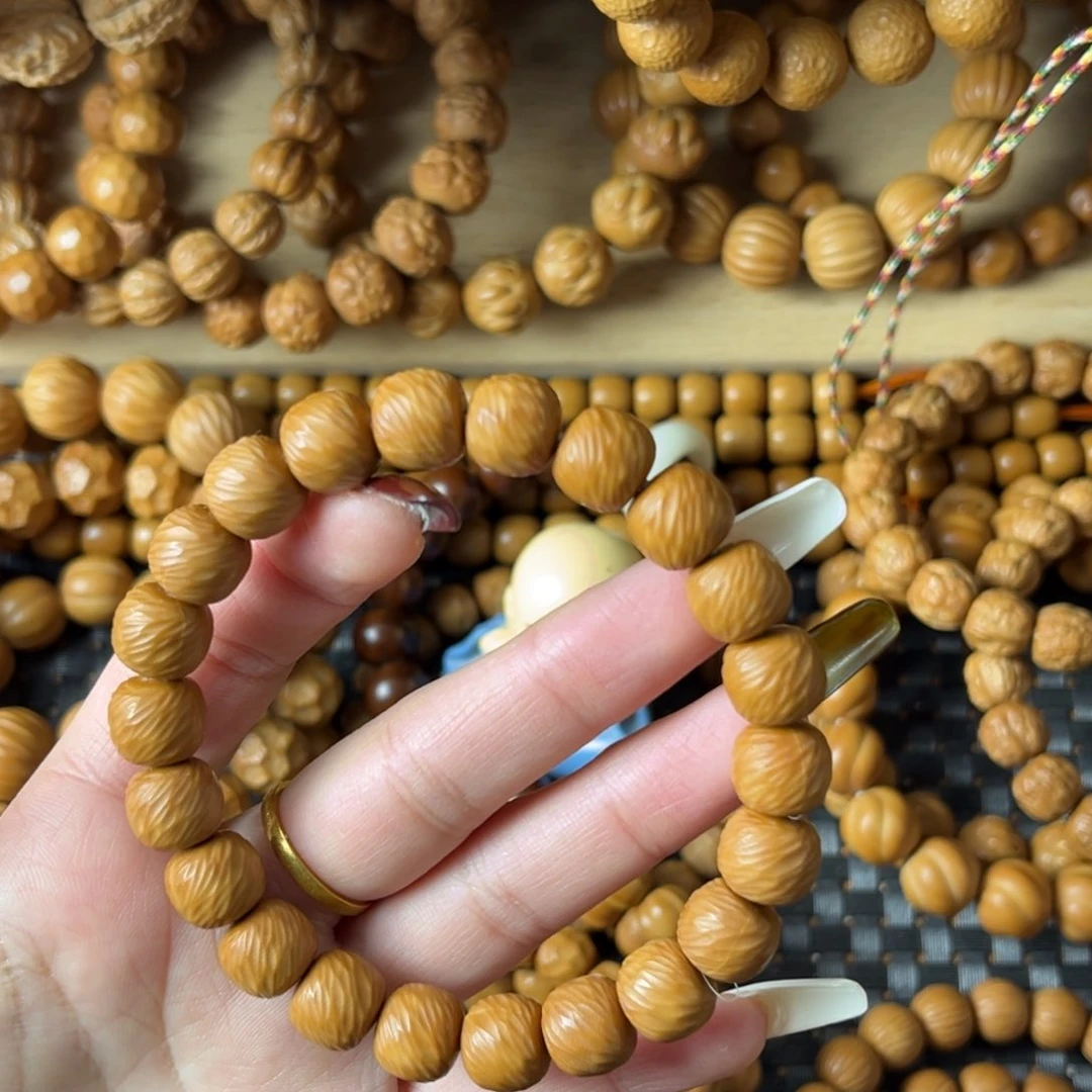 猴头核桃吊坠云锦