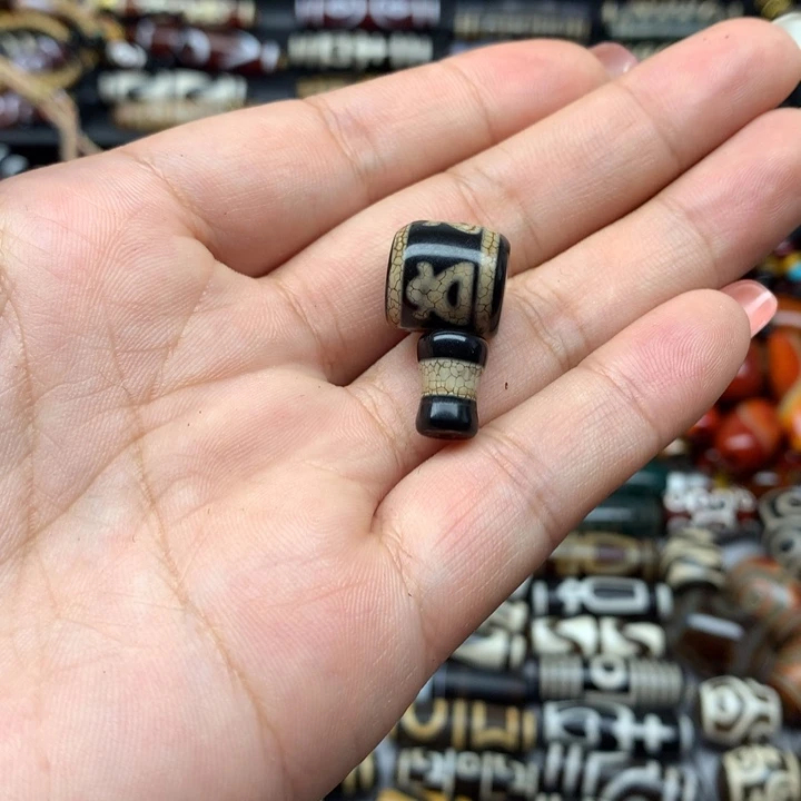 玛瑙/玉髓未镶嵌吊坠(赠链)