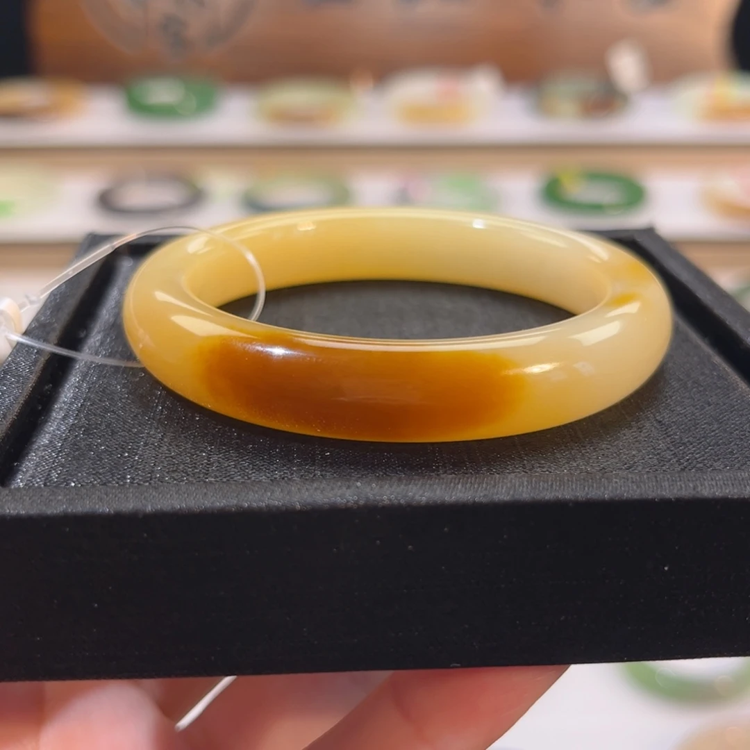 和田玉未镶嵌手镯红糖