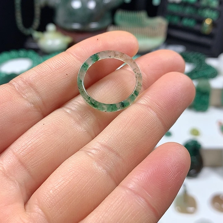 未镶嵌独山玉颈饰