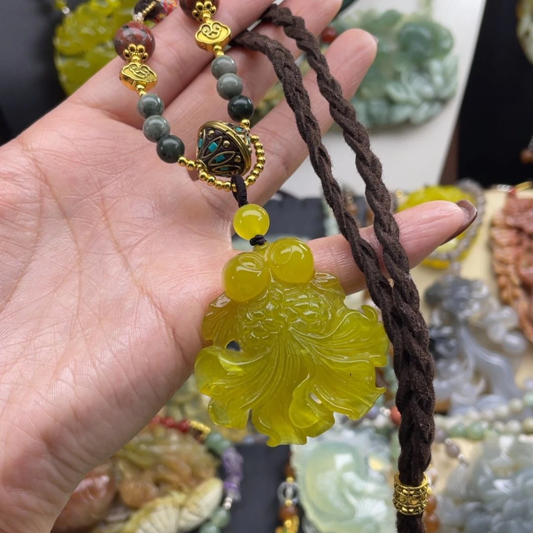 未镶嵌蛇纹石玉颈饰