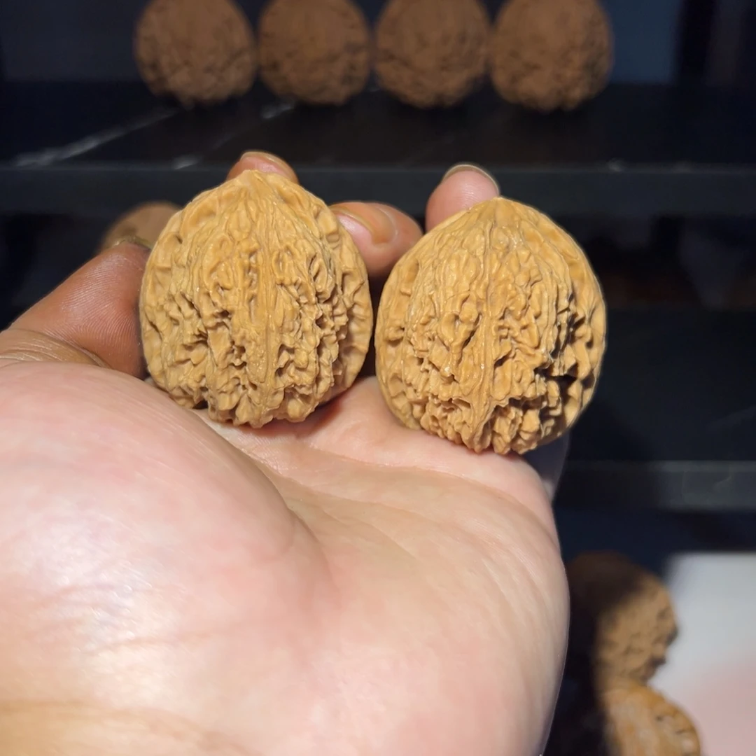 文玩核桃把件40高炮拉丝凹底南疆石全品