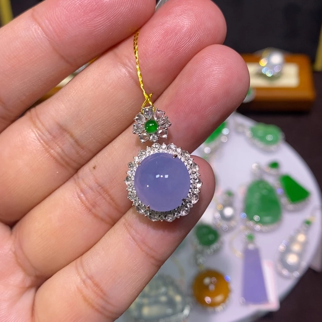 【闪购商品】颈饰18K金镶嵌翡翠