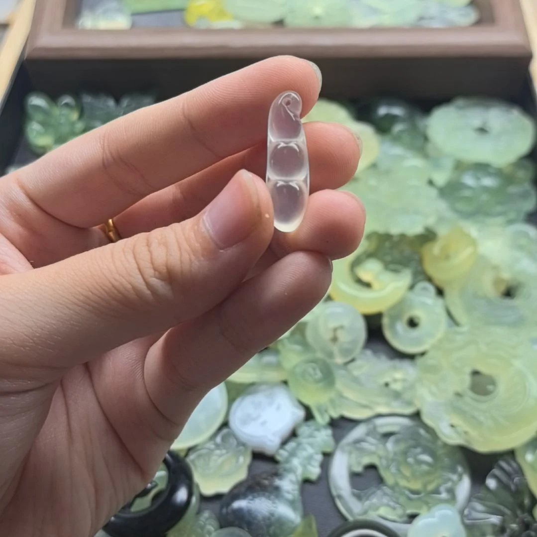 合金蛇纹石玉颈饰