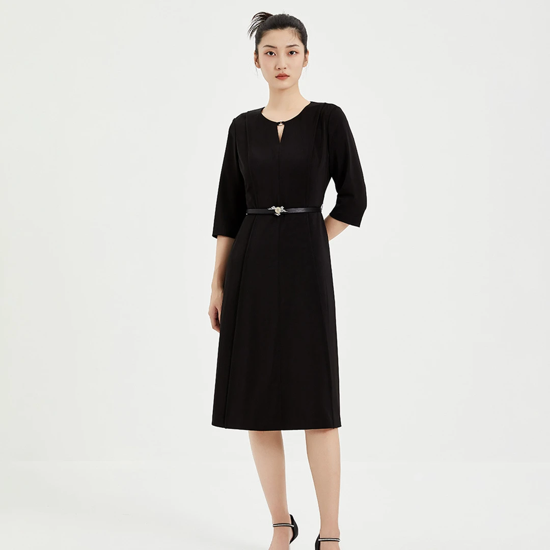 【专柜同款】2025年春夏款圆领七分袖简约休闲通勤连衣裙女