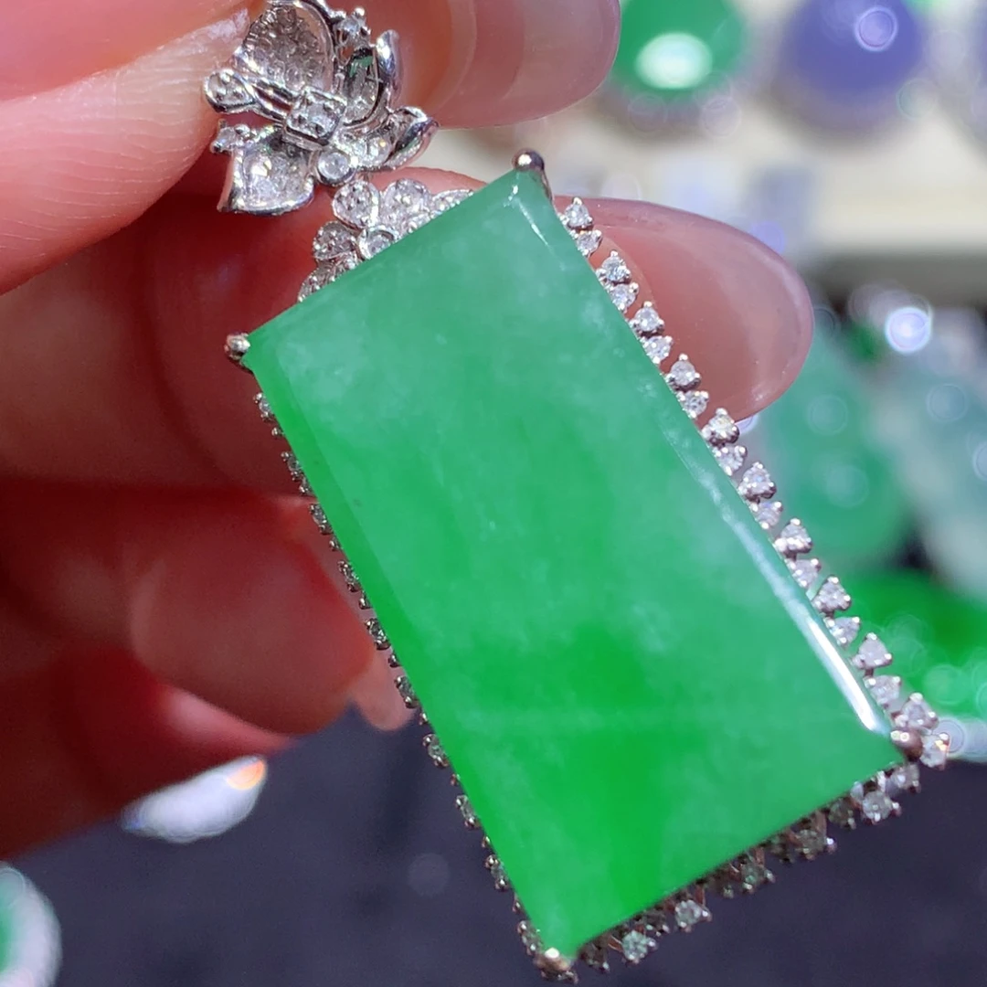 吊坠(不含链)18K金镶嵌翡翠