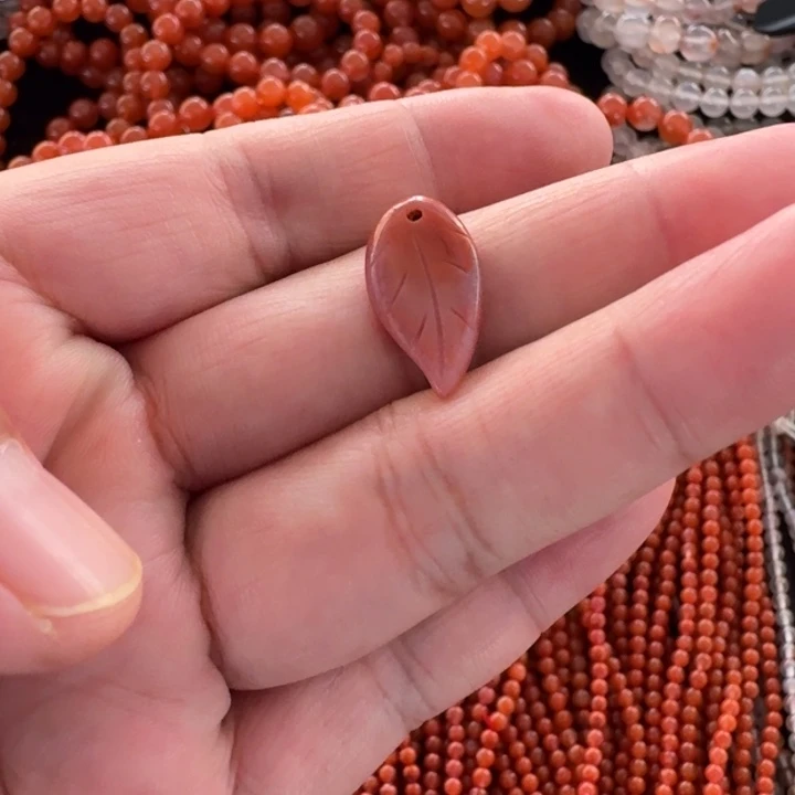 南红玛瑙未镶嵌颈饰吊坠