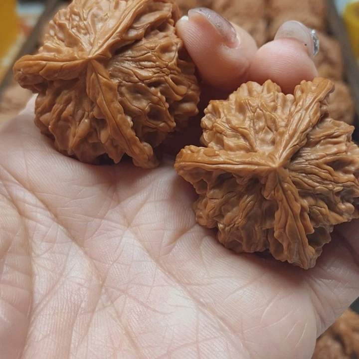 彩***糖吊坠文玩核桃盘山