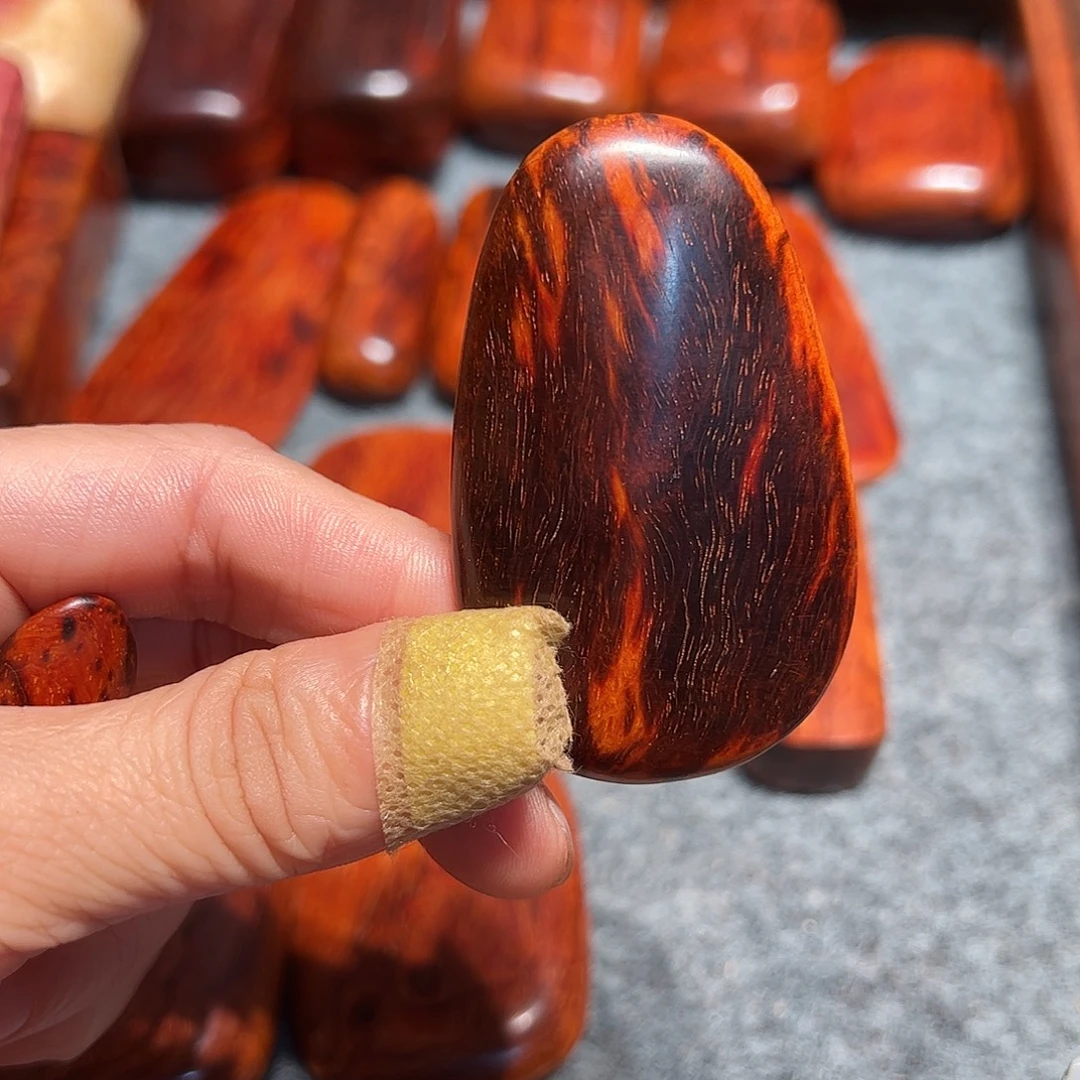 b***h檀香紫檀（小叶紫檀）