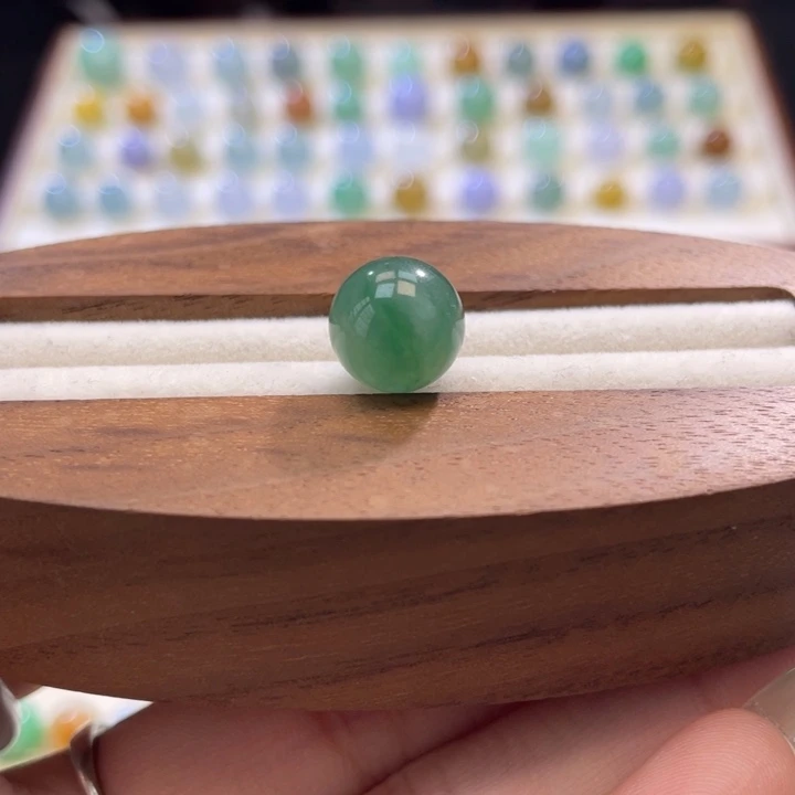 散珠翡翠特色绿色圆珠卡10.3mm