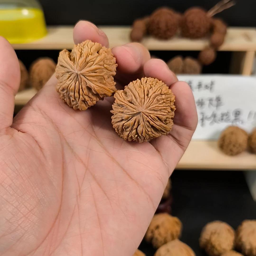 文玩核桃吊坠34南疆有黄