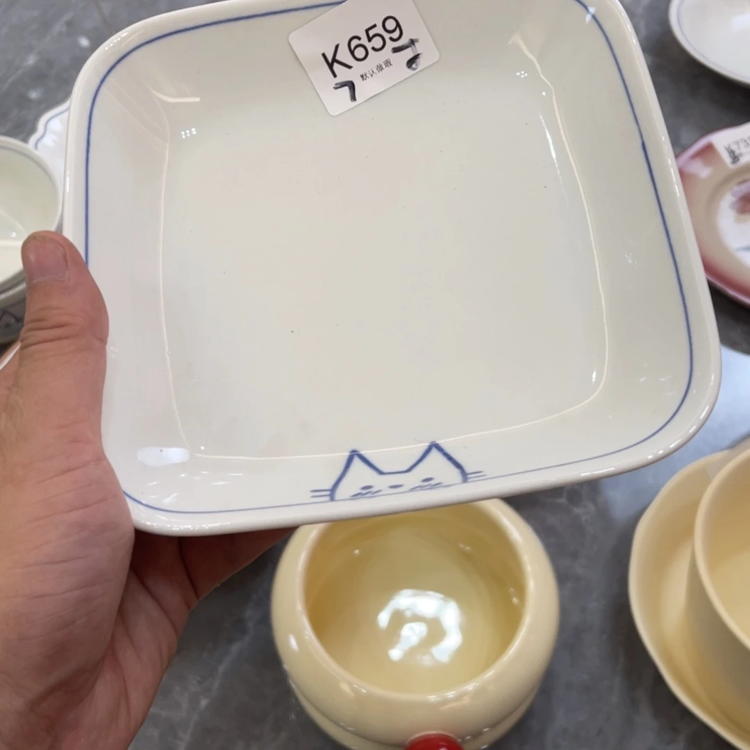 陶瓷微瑕餐具介意勿拍，满18飞！