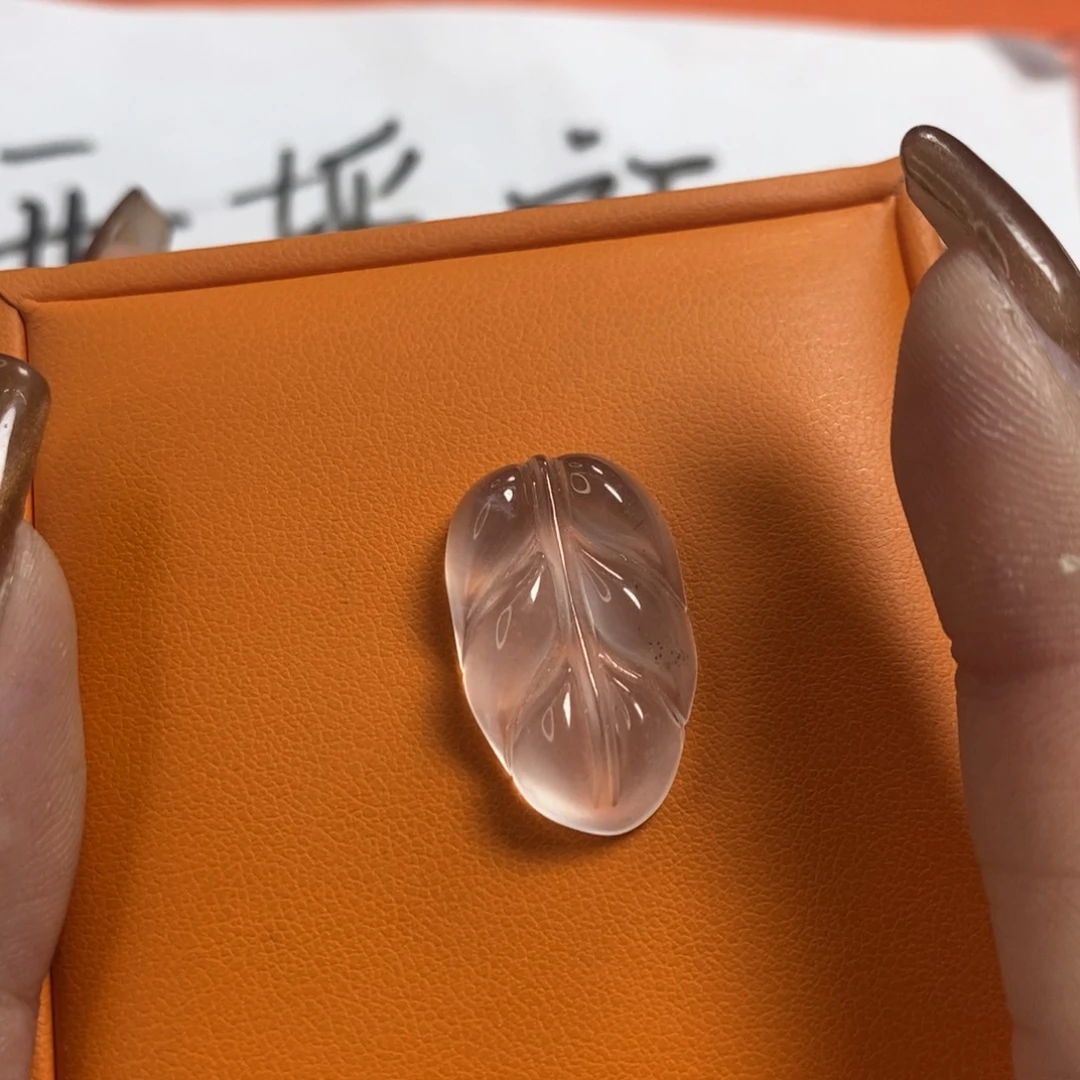 石英质玉颈饰未镶嵌叶子