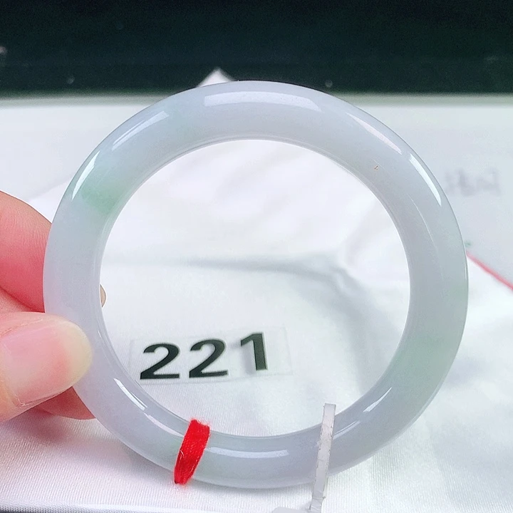 翡翠未镶嵌手镯（圆镯）221