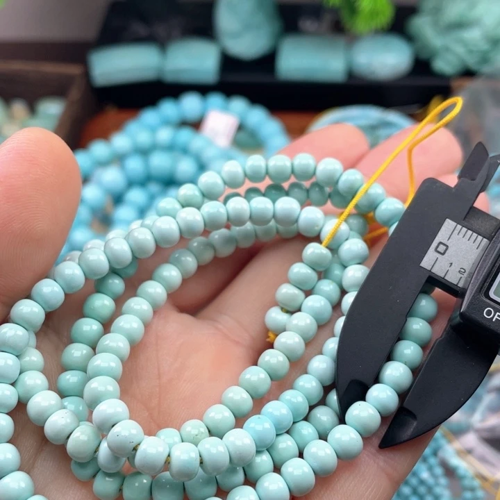 绿松石颈饰未镶嵌