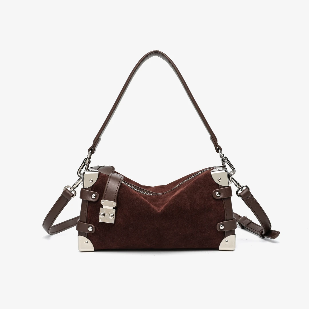 卡尔 蔻斯轻奢复古磨砂腋下小方包CK25933P咖色