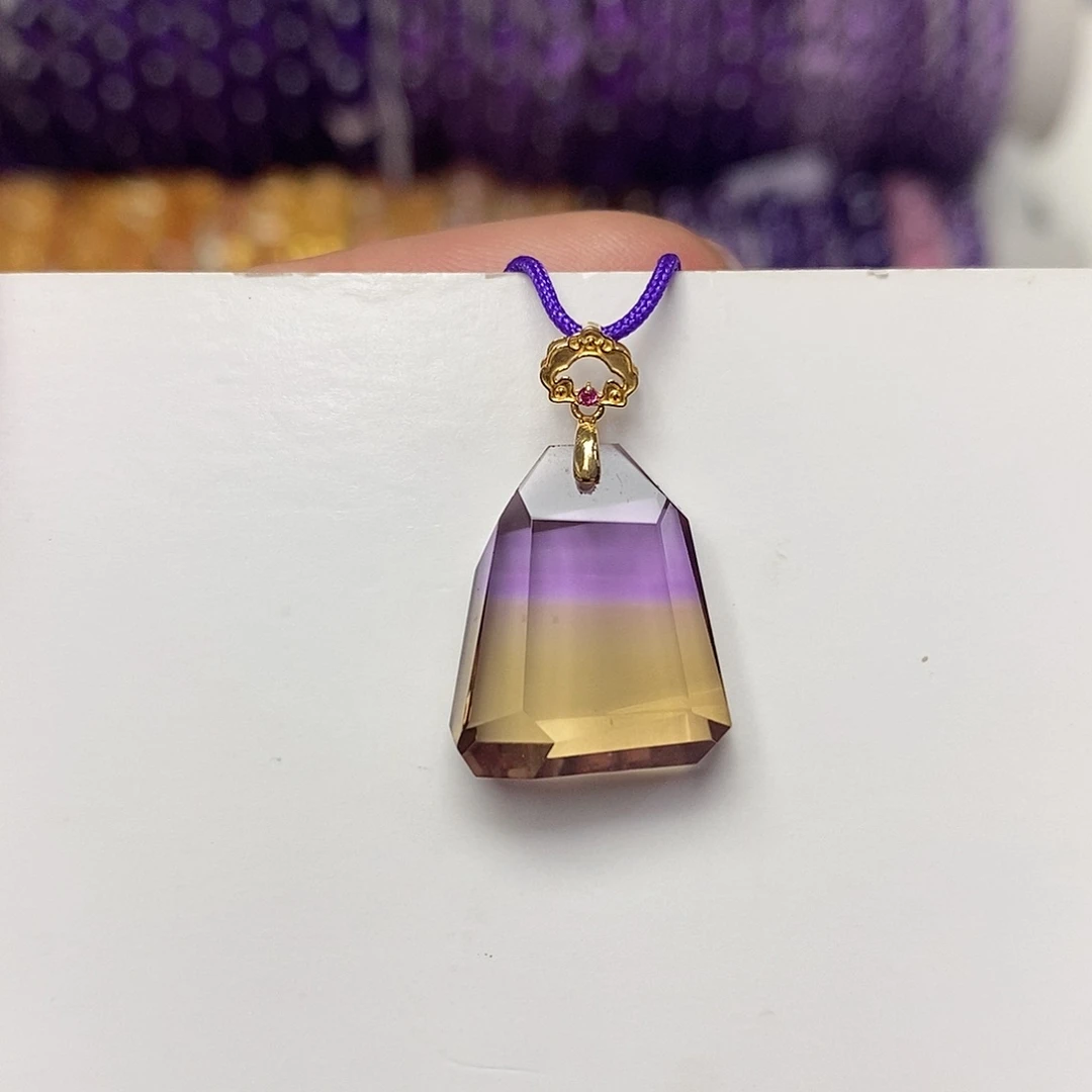 吊坠(赠链)18K金镶嵌水晶