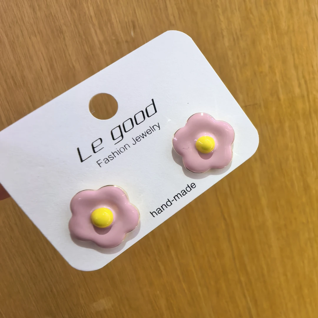 F149粉色花花耳钉耳饰