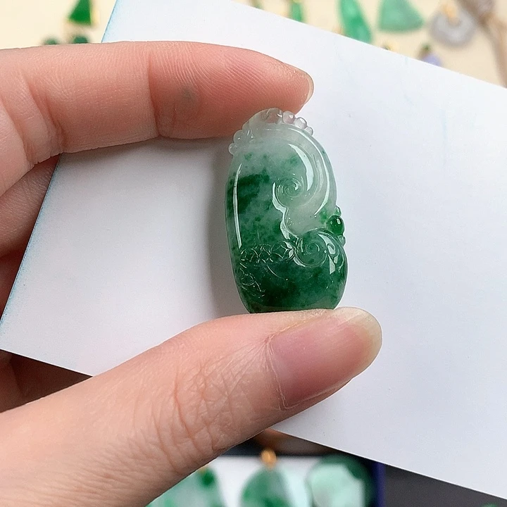 颈饰18K金镶嵌翡翠8436647889