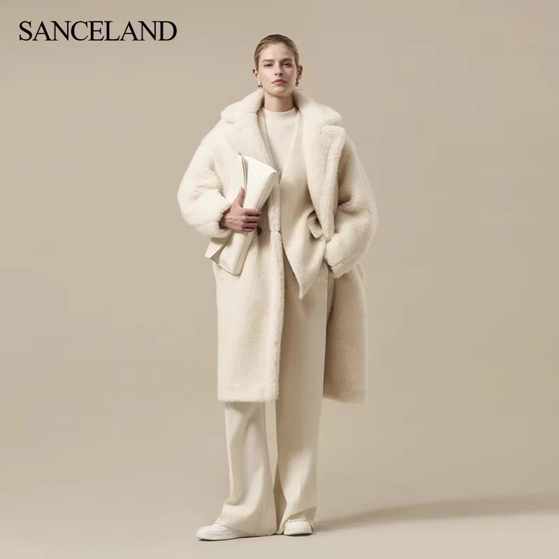 SANCELAND/三石一澜冬新品阔型长款保暖颗粒绒泰迪大衣SI49213070