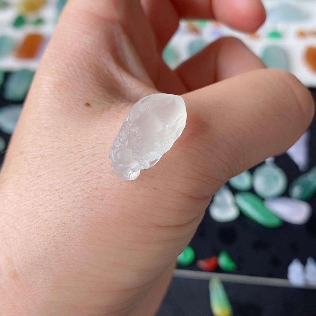 定制翡翠未镶嵌龙