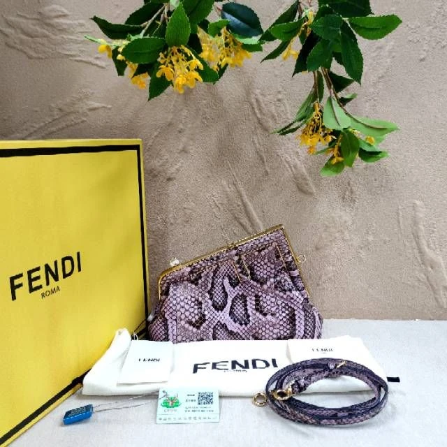 未使用/芬迪/包包/[251112XZWC]/C14036831788