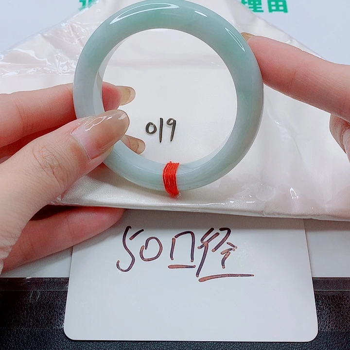 翡翠未镶嵌手镯翡翠