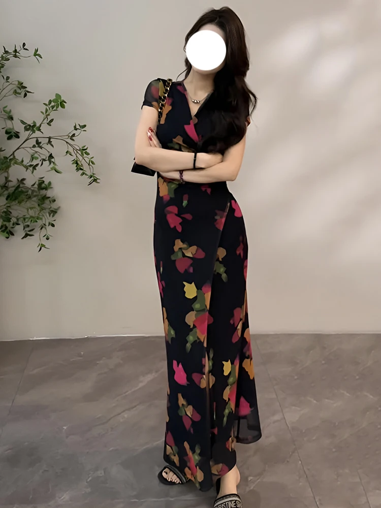 轻奢时尚V领印花短袖连衣裙女2025年新款夏季修身设计感气质长裙