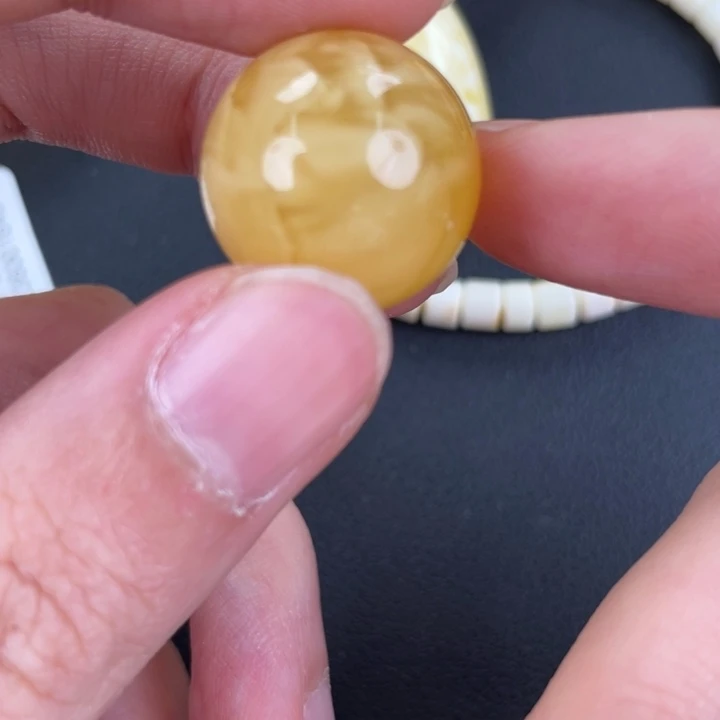 琥珀裸石未镶嵌天然62