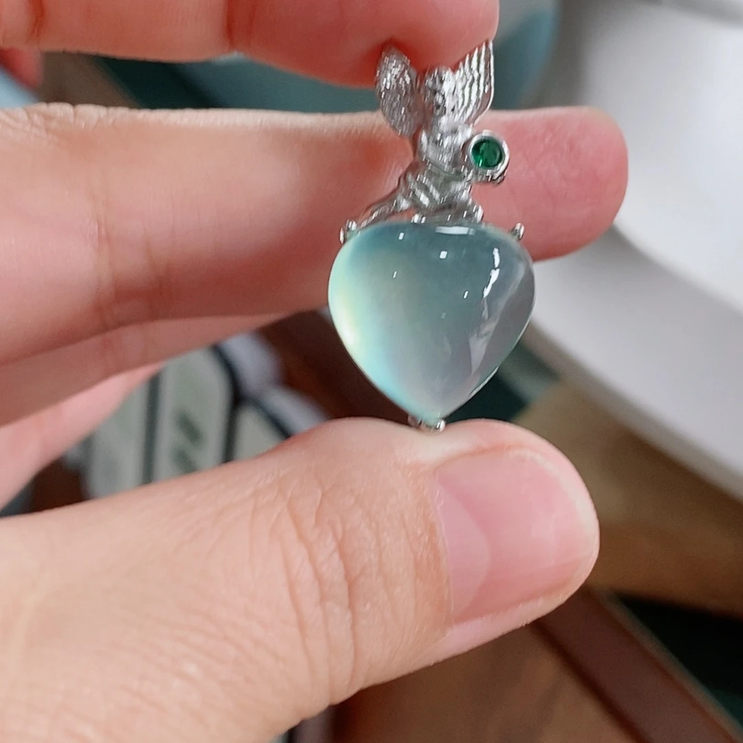 银S925镶嵌蛇纹石玉吊坠快**梨