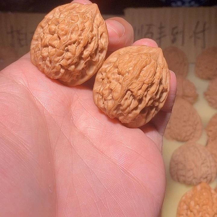 文玩核桃手把件太行山鸡心