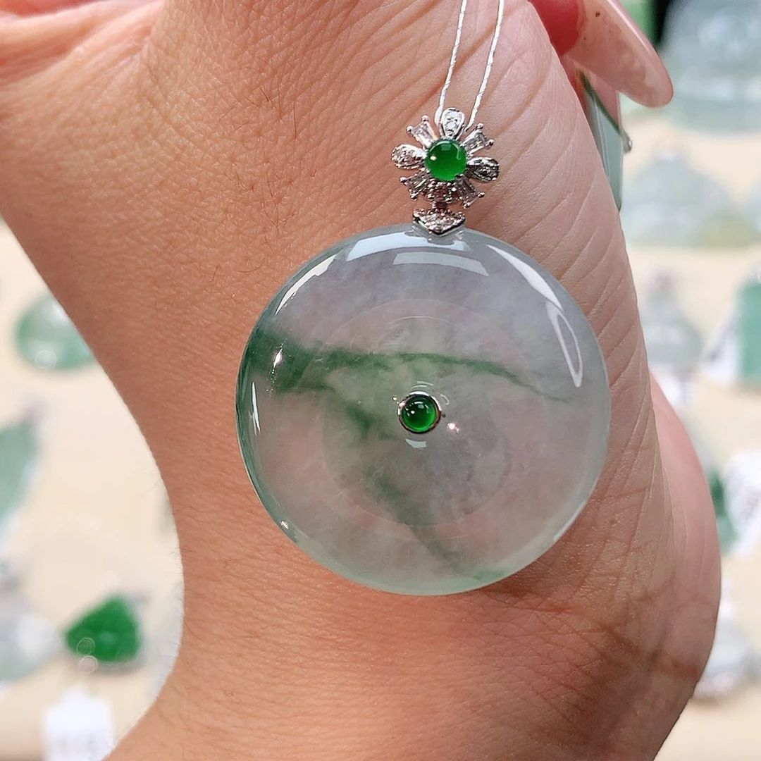 翡翠挂件18K金镶嵌扣子