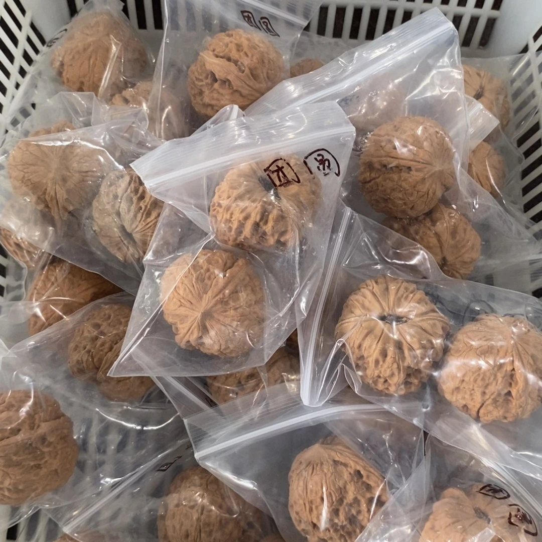 文玩核桃吊坠大团圆