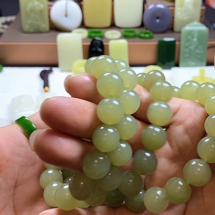 和田玉未镶嵌珠宝奇石