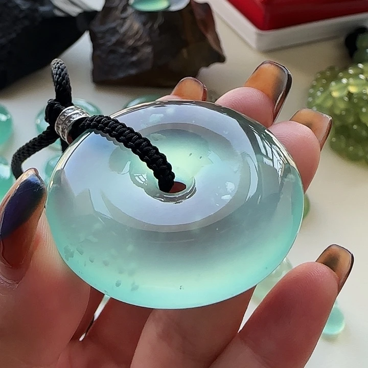 王***红岫玉未镶嵌吊坠(不含链)