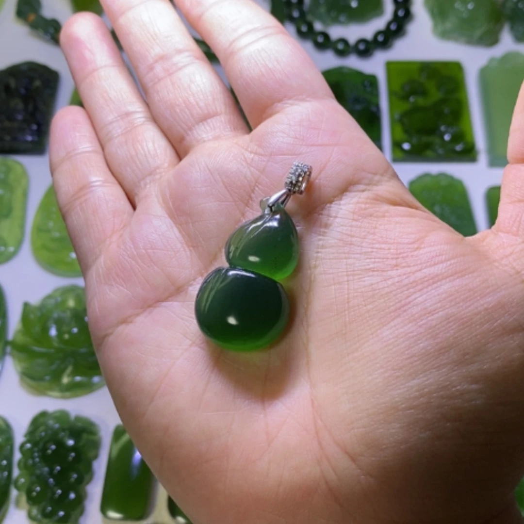 【闪购商品】未镶嵌蛇纹石玉颈饰