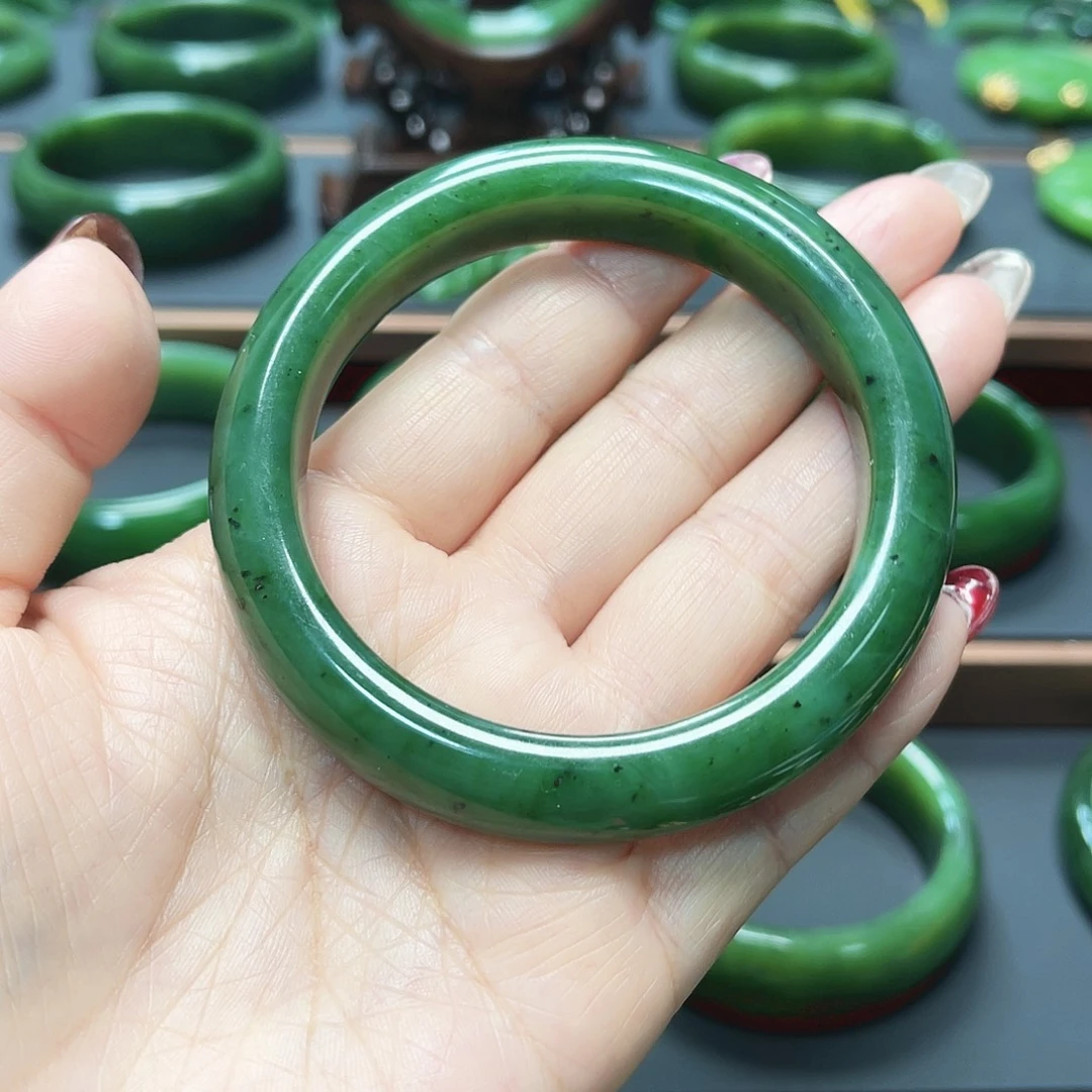 和田玉（碧玉）未镶嵌手镯
