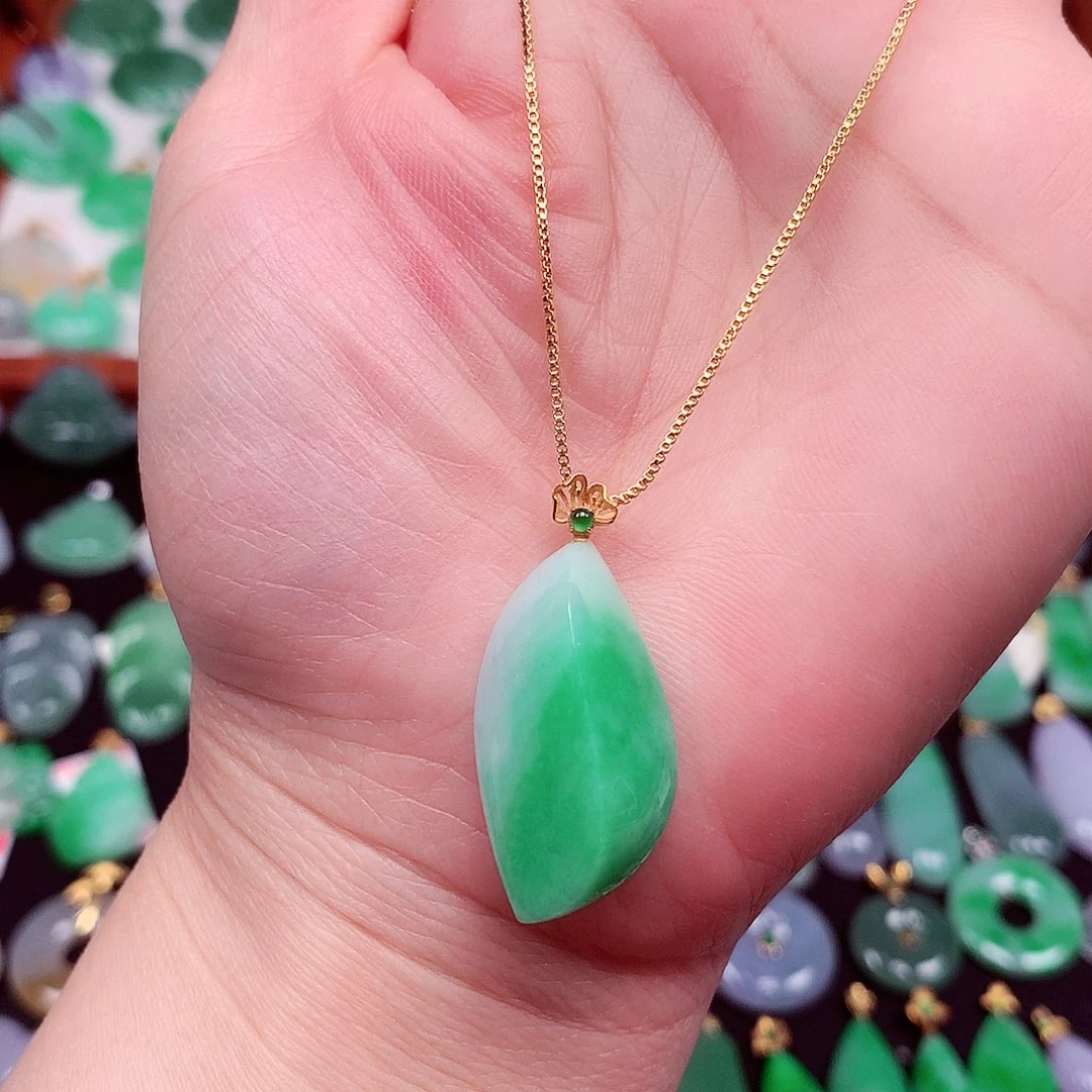 翡翠18K金镶嵌颈饰天然翡翠A货